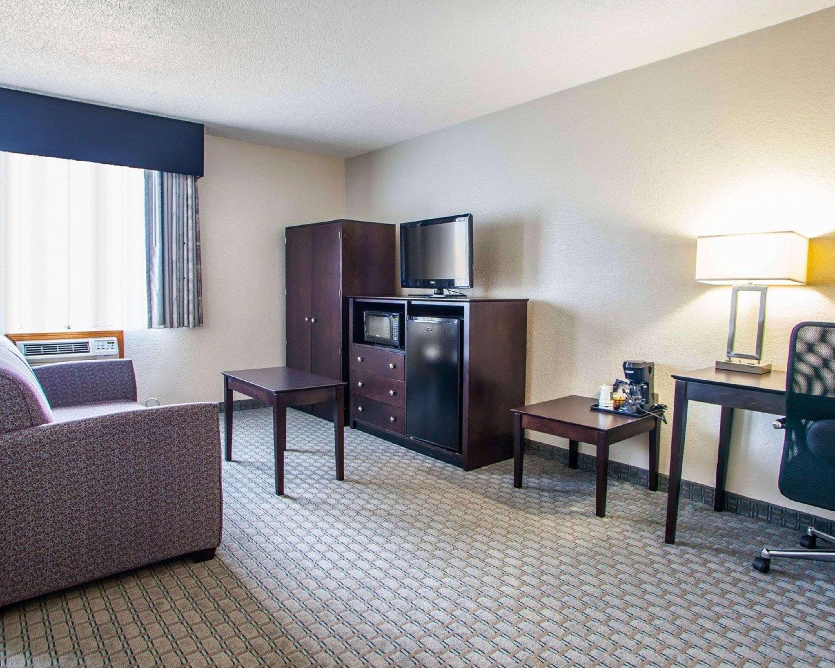 Quality Inn & Suites Ankeny-Des Moines Exteriör bild