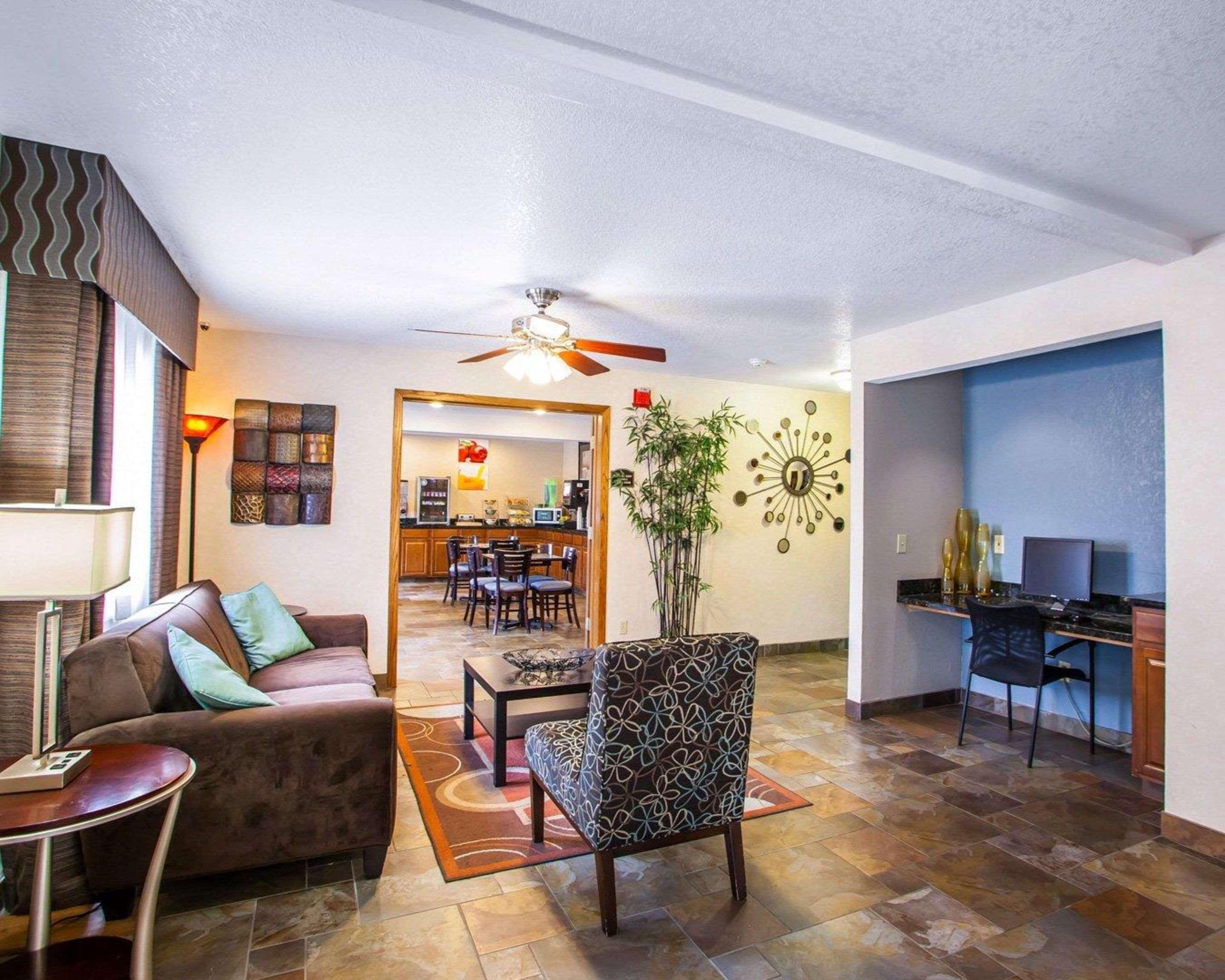 Quality Inn & Suites Ankeny-Des Moines Exteriör bild