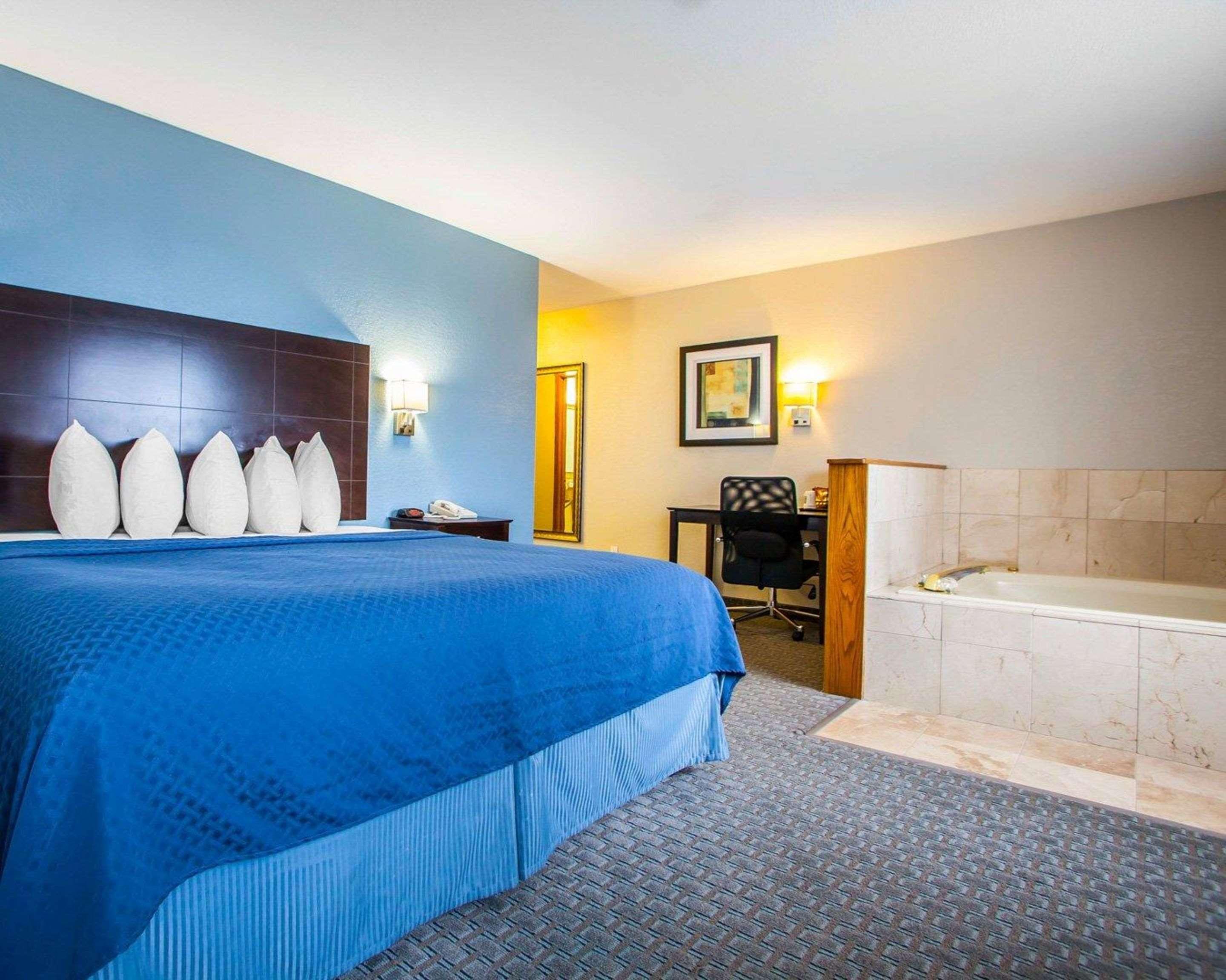 Quality Inn & Suites Ankeny-Des Moines Exteriör bild